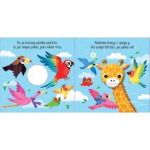 Miegalius mopsas. Su žaisliuku ant piršto